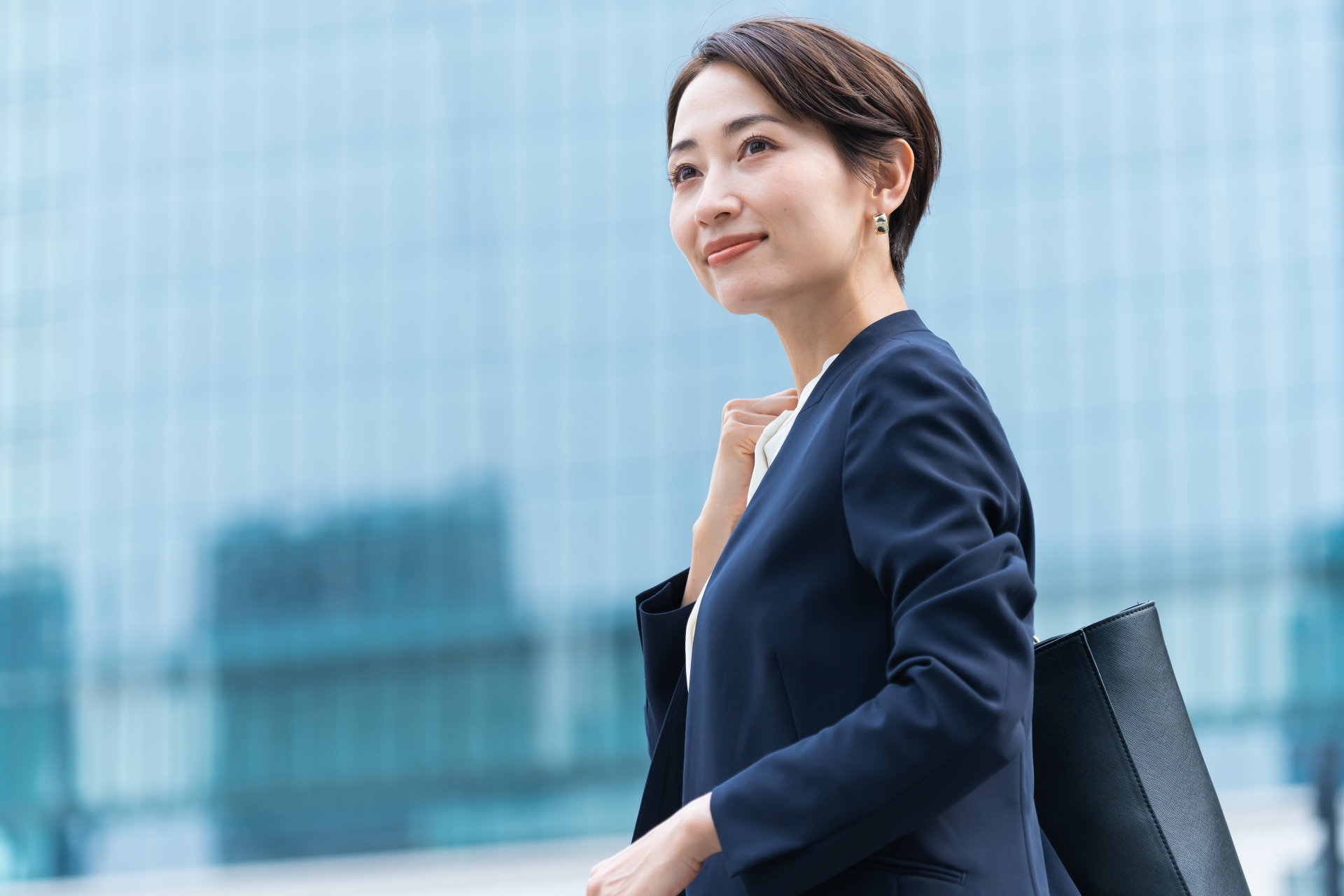 認知症への深い理解と適切なサポートを提供します
